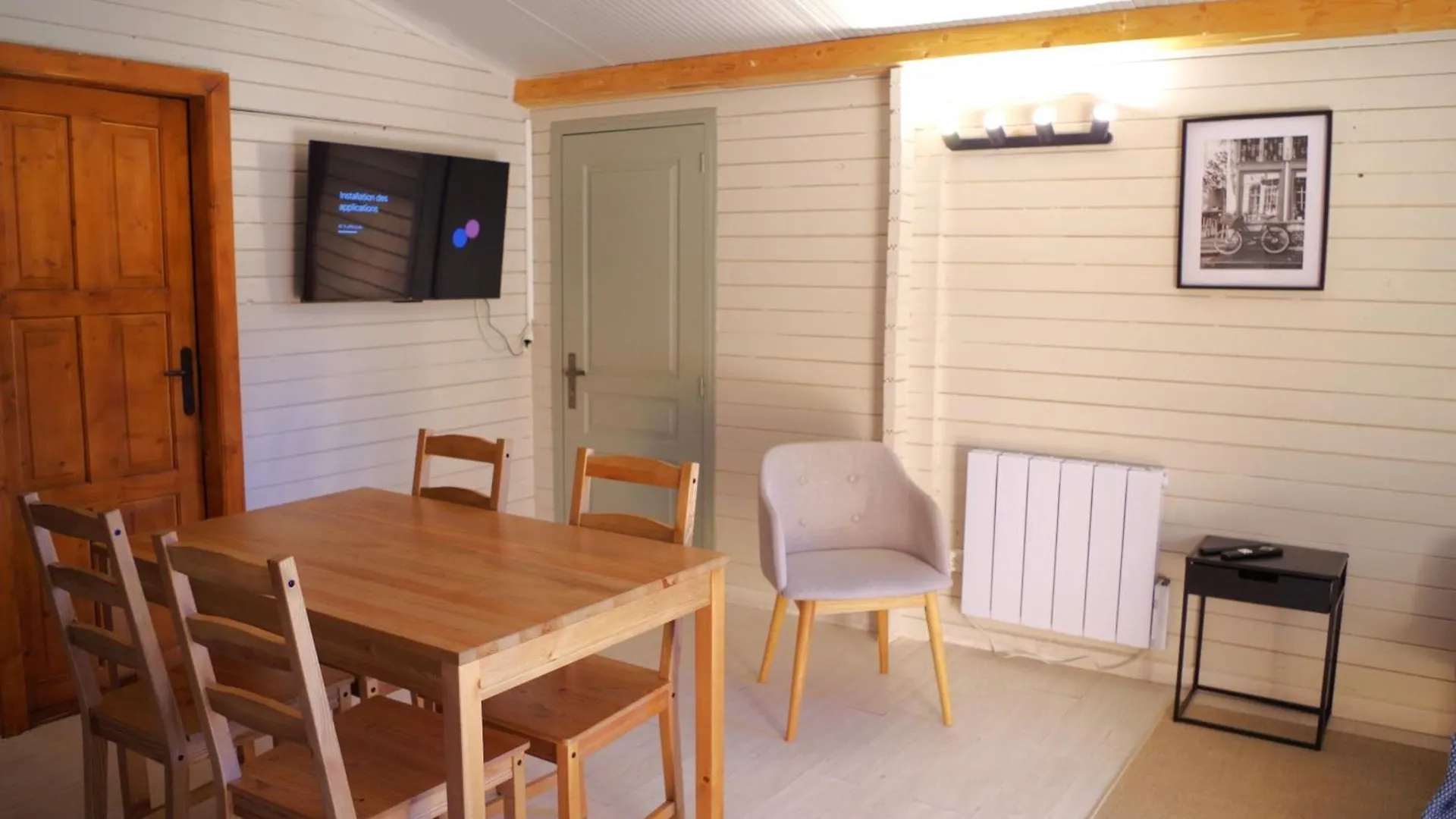 O Chalets De Provence Suze-la-Rousse 0*,  France